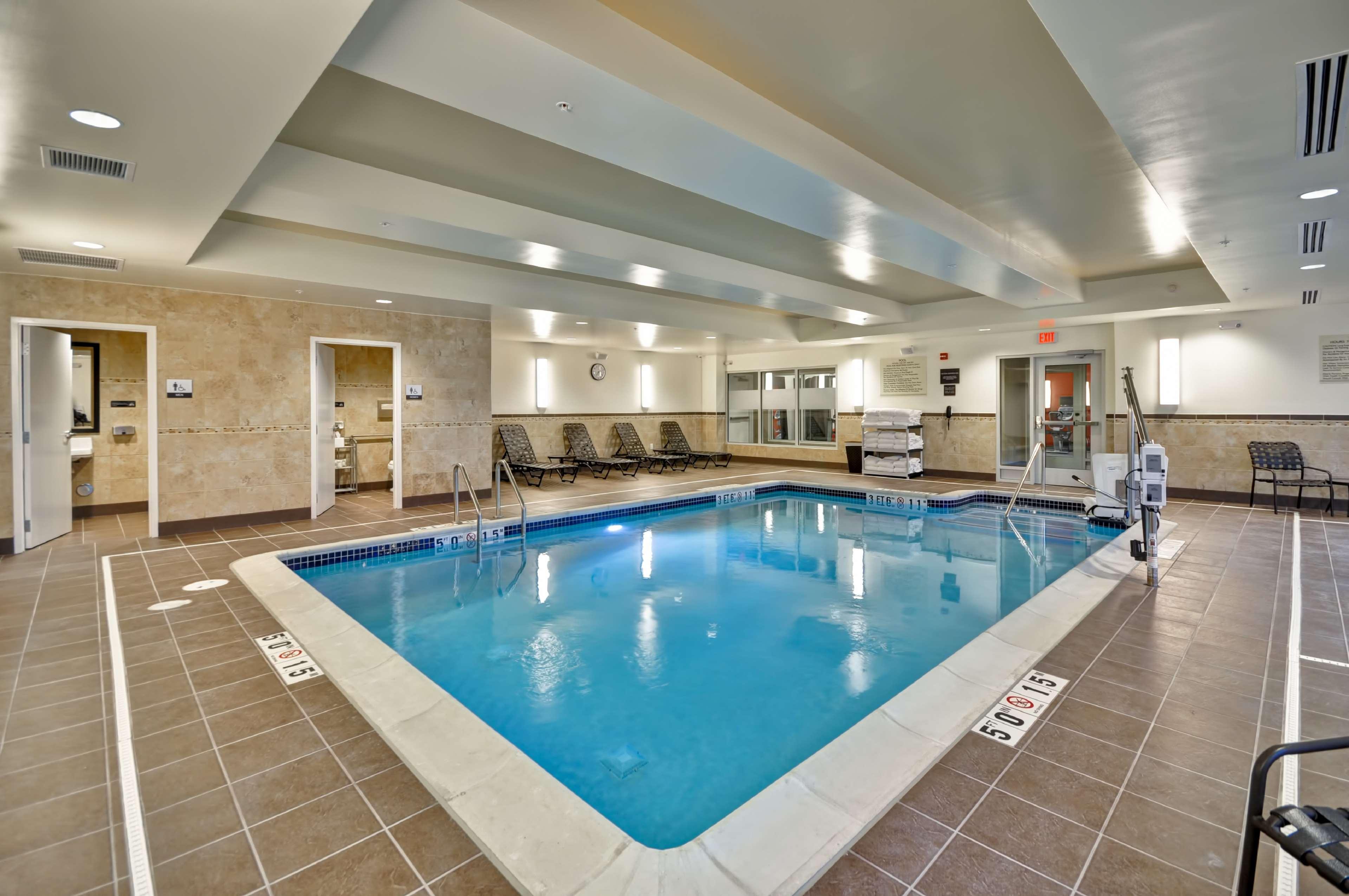 Hilton Garden Inn Detroit Трой Екстер'єр фото
